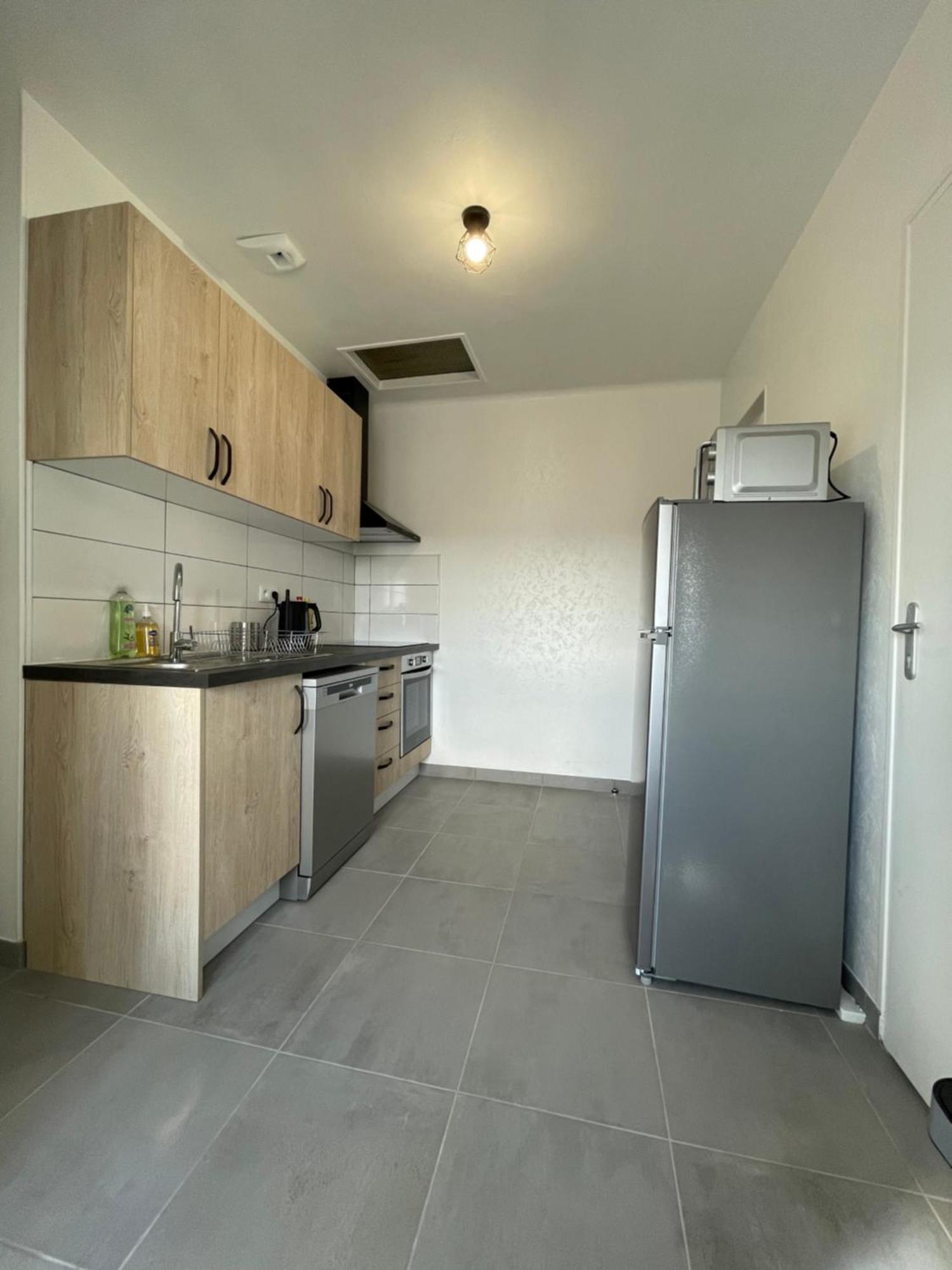 Appartement Renove Tout Equipe, Centre Ville, Proche De La Gare Et Commerce فليرس المظهر الخارجي الصورة